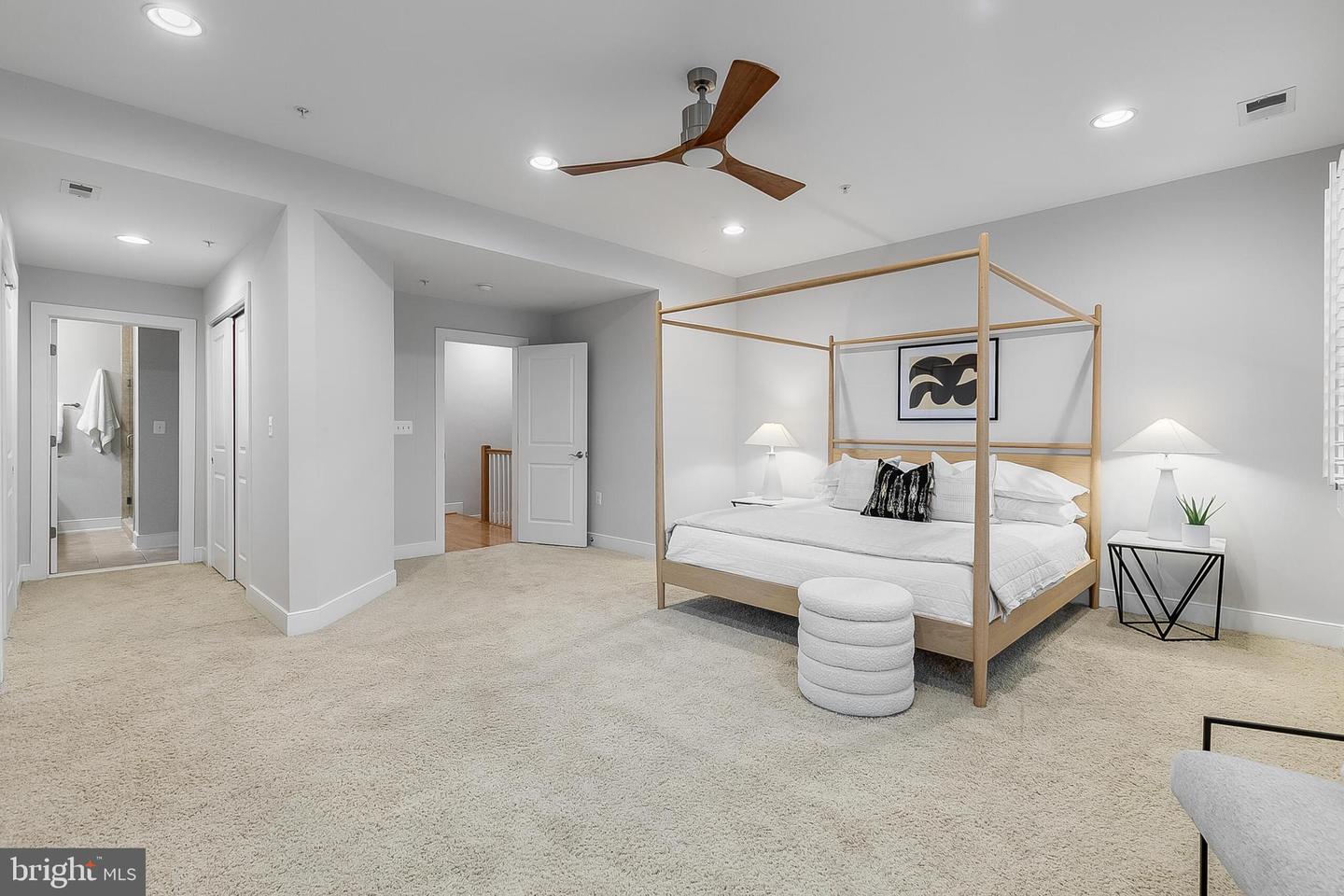 710 DIAMOND AVE, ALEXANDRIA, Virginia 22301, 3 Bedrooms Bedrooms, ,3 BathroomsBathrooms,Residential,For sale,710 DIAMOND AVE,VAAX2050730 MLS # VAAX2050730