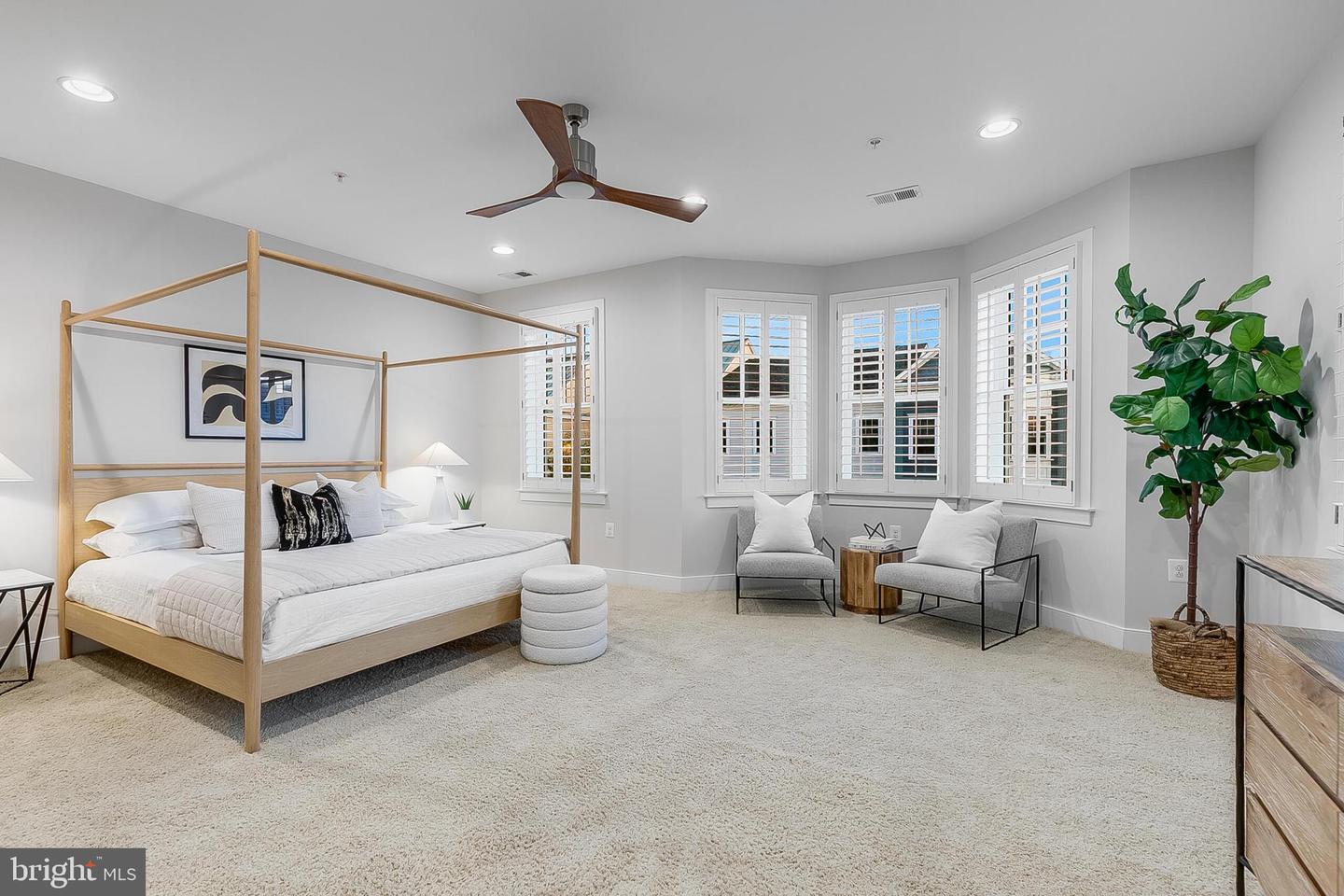 710 DIAMOND AVE, ALEXANDRIA, Virginia 22301, 3 Bedrooms Bedrooms, ,3 BathroomsBathrooms,Residential,For sale,710 DIAMOND AVE,VAAX2050730 MLS # VAAX2050730