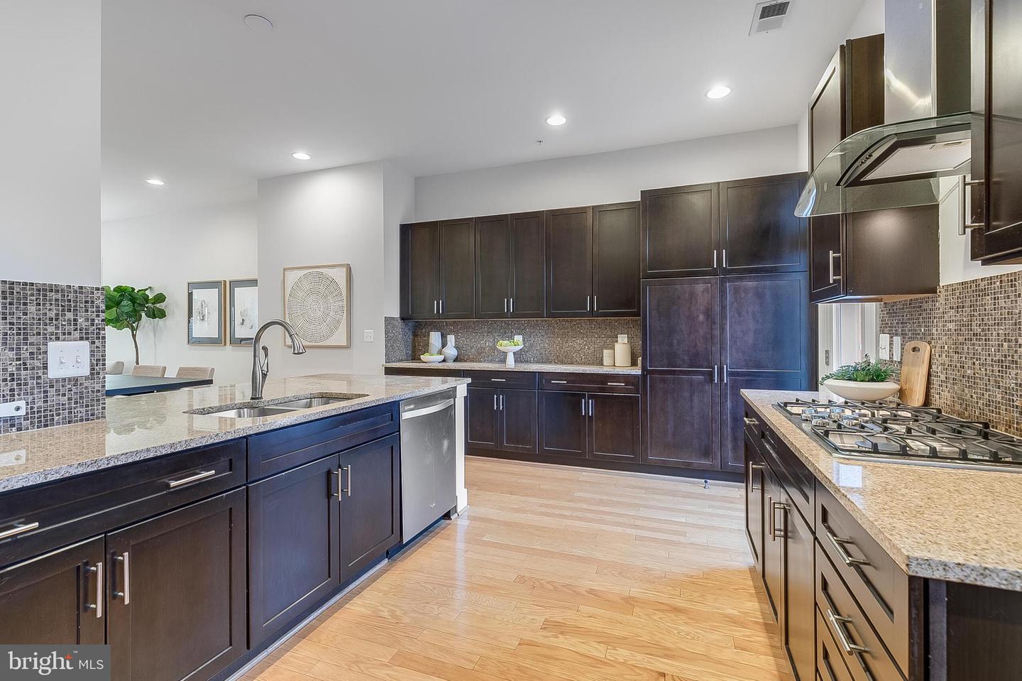 710 DIAMOND AVE, ALEXANDRIA, Virginia 22301, 3 Bedrooms Bedrooms, ,3 BathroomsBathrooms,Residential,For sale,710 DIAMOND AVE,VAAX2050730 MLS # VAAX2050730