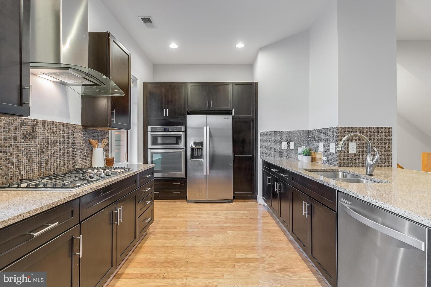 710 DIAMOND AVE, ALEXANDRIA, Virginia 22301, 3 Bedrooms Bedrooms, ,3 BathroomsBathrooms,Residential,For sale,710 DIAMOND AVE,VAAX2050730 MLS # VAAX2050730
