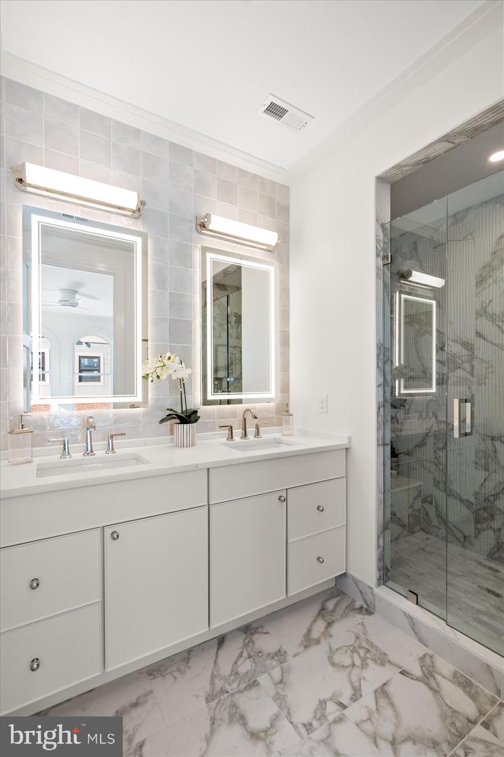 115 N WEST ST, ALEXANDRIA, Virginia 22314, 4 Bedrooms Bedrooms, ,4 BathroomsBathrooms,Residential,For sale,115 N WEST ST,VAAX2050808 MLS # VAAX2050808