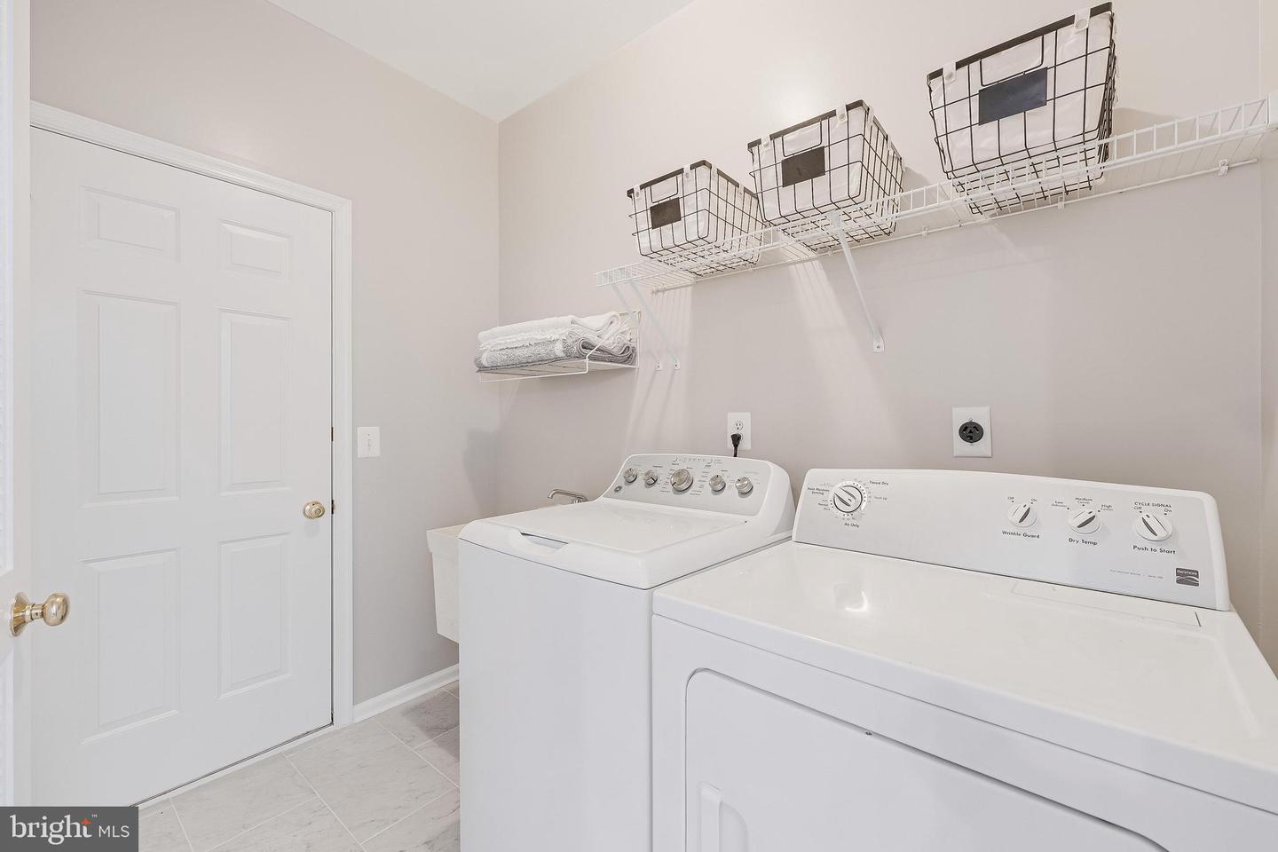 43756 WOODWORTH CT, ASHBURN, Virginia 20147, 5 Bedrooms Bedrooms, ,3 BathroomsBathrooms,Residential,For sale,43756 WOODWORTH CT,VALO2108804 MLS # VALO2108804