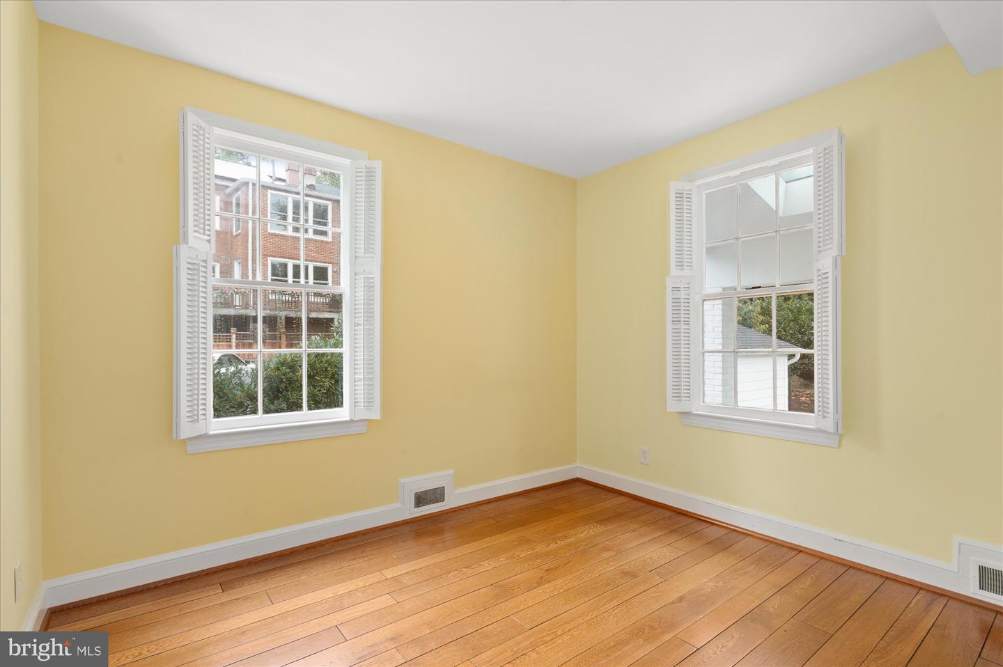 5018 V ST NW, WASHINGTON, District Of Columbia 20007, 4 Bedrooms Bedrooms, ,3 BathroomsBathrooms,Residential,For sale,5018 V ST NW,DCDC2226614 MLS # DCDC2226614