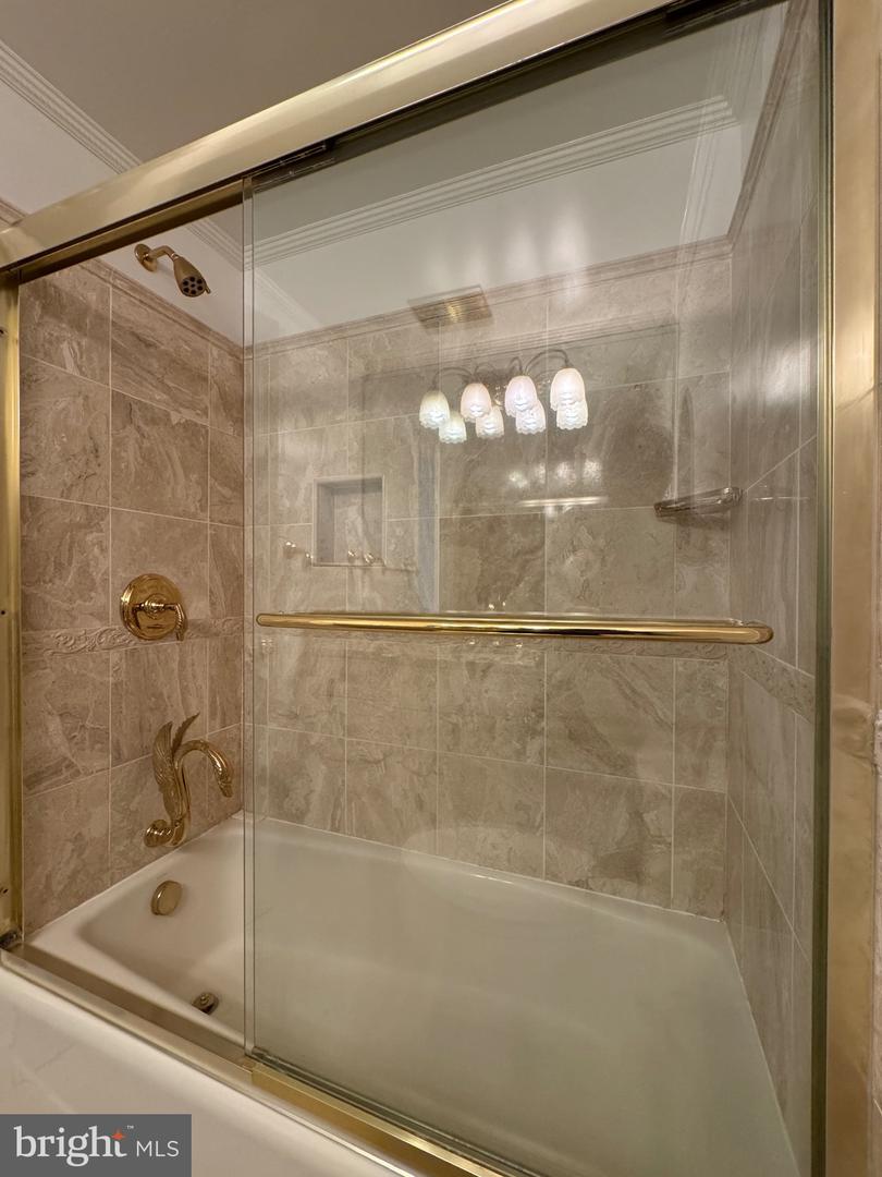 6137 LEESBURG PIKE #509, FALLS CHURCH, Virginia 22041, 1 Bedroom Bedrooms, ,1 BathroomBathrooms,Residential,For sale,6137 LEESBURG PIKE #509,VAFX2274004 MLS # VAFX2274004