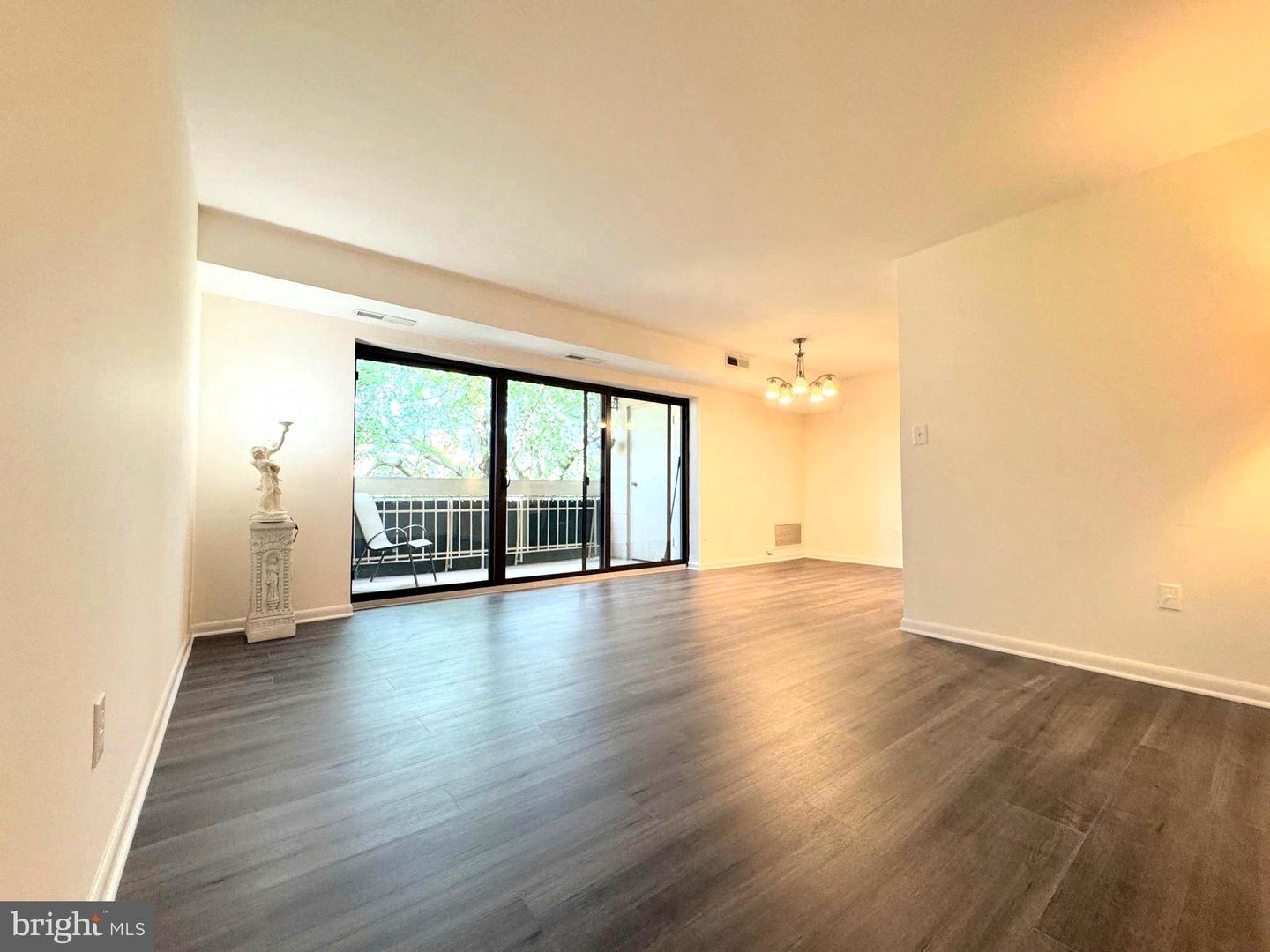 6137 LEESBURG PIKE #509, FALLS CHURCH, Virginia 22041, 1 Bedroom Bedrooms, ,1 BathroomBathrooms,Residential,For sale,6137 LEESBURG PIKE #509,VAFX2274004 MLS # VAFX2274004