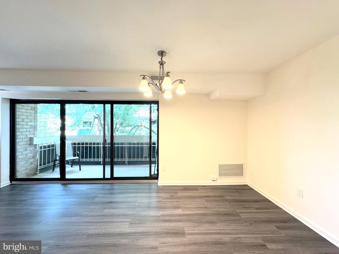 6137 LEESBURG PIKE #509, FALLS CHURCH, Virginia 22041, 1 Bedroom Bedrooms, ,1 BathroomBathrooms,Residential,For sale,6137 LEESBURG PIKE #509,VAFX2274004 MLS # VAFX2274004