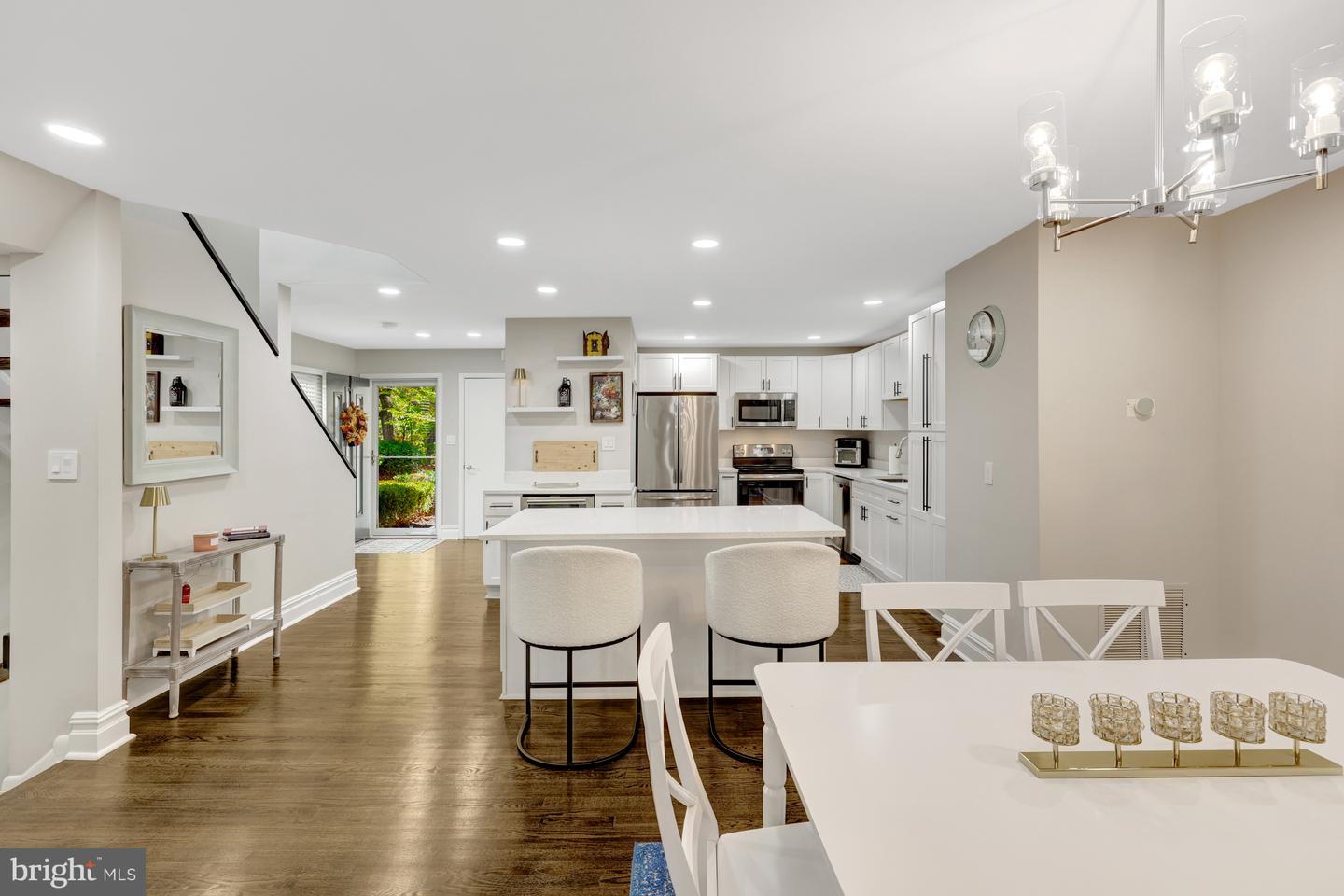 11110 LAKESPRAY WAY, RESTON, Virginia 20191, 3 Bedrooms Bedrooms, 12 Rooms Rooms,3 BathroomsBathrooms,Residential,For sale,11110 LAKESPRAY WAY,VAFX2274006 MLS # VAFX2274006