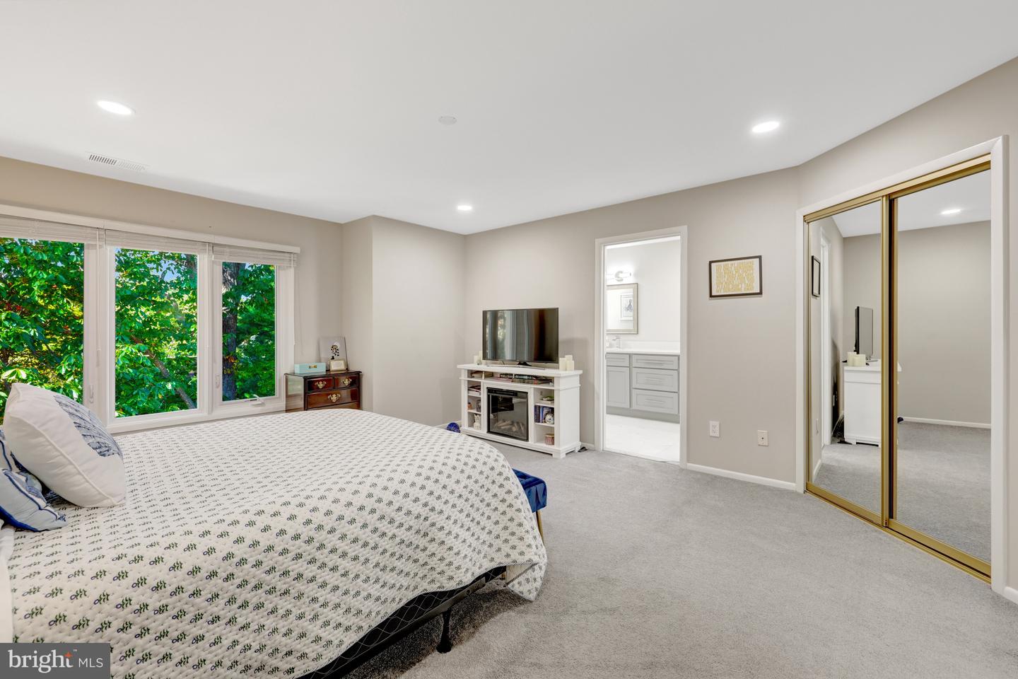 11110 LAKESPRAY WAY, RESTON, Virginia 20191, 3 Bedrooms Bedrooms, 12 Rooms Rooms,3 BathroomsBathrooms,Residential,For sale,11110 LAKESPRAY WAY,VAFX2274006 MLS # VAFX2274006
