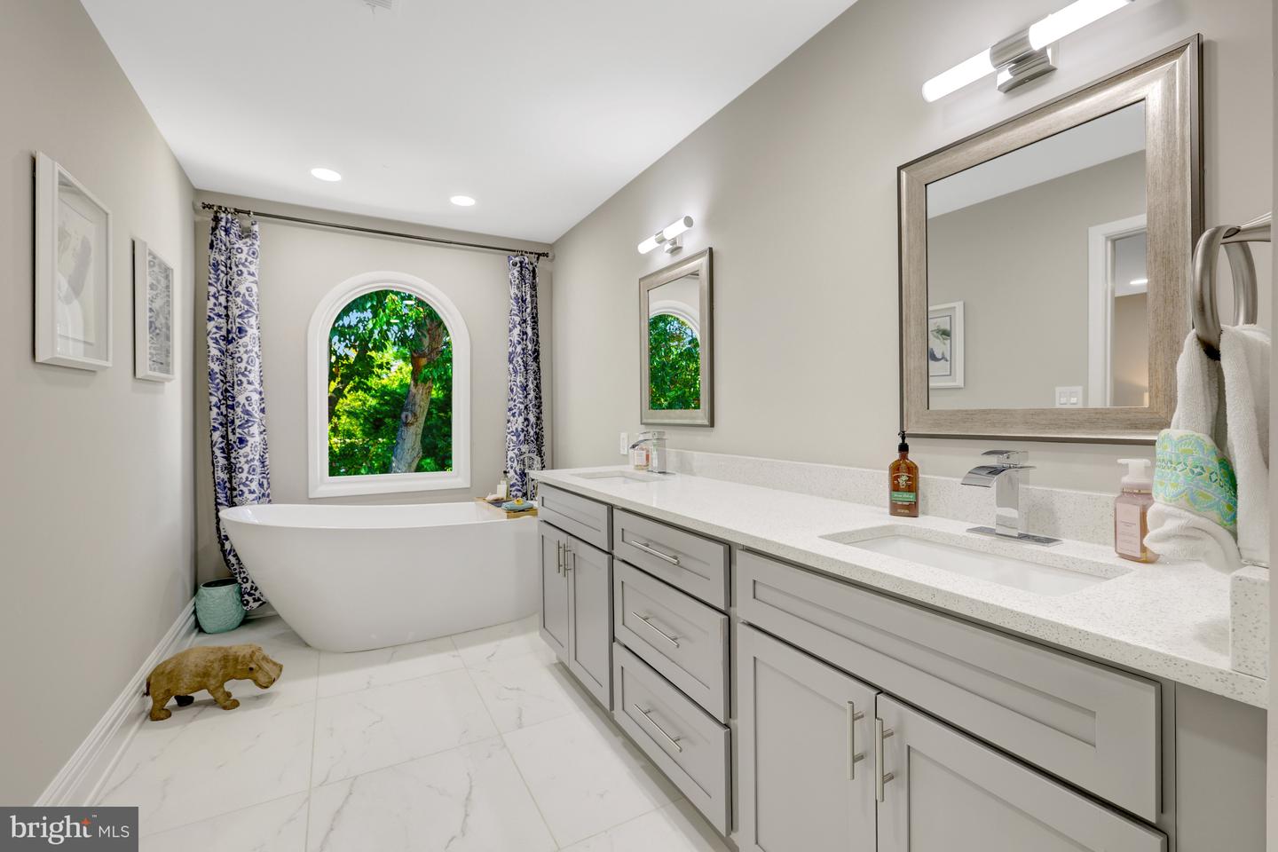 11110 LAKESPRAY WAY, RESTON, Virginia 20191, 3 Bedrooms Bedrooms, 12 Rooms Rooms,3 BathroomsBathrooms,Residential,For sale,11110 LAKESPRAY WAY,VAFX2274006 MLS # VAFX2274006