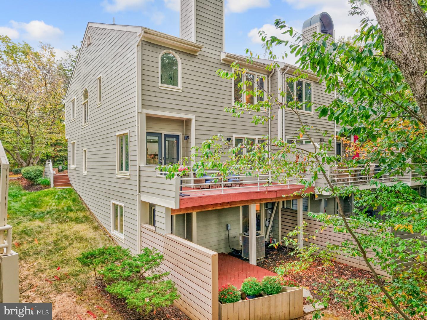11110 LAKESPRAY WAY, RESTON, Virginia 20191, 3 Bedrooms Bedrooms, 12 Rooms Rooms,3 BathroomsBathrooms,Residential,For sale,11110 LAKESPRAY WAY,VAFX2274006 MLS # VAFX2274006
