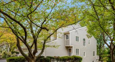 11110 LAKESPRAY WAY, RESTON, Virginia 20191, 3 Bedrooms Bedrooms, 12 Rooms Rooms,3 BathroomsBathrooms,Residential,For sale,11110 LAKESPRAY WAY,VAFX2274006 MLS # VAFX2274006