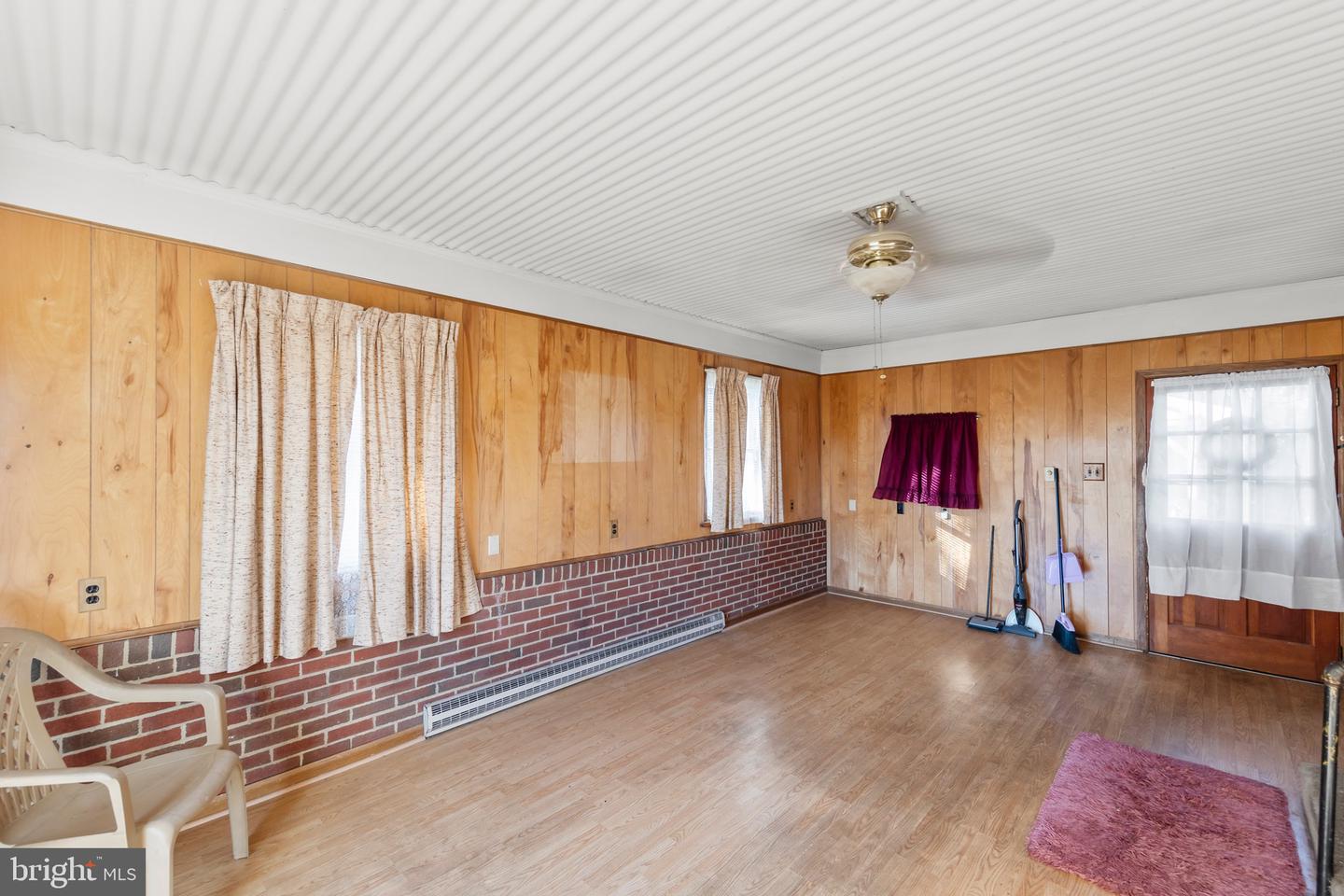 2294 FRONT ROYAL, WINCHESTER, Virginia 22602, 3 Bedrooms Bedrooms, 7 Rooms Rooms,1 BathroomBathrooms,Residential,For sale,2294 FRONT ROYAL,VAFV2037346 MLS # VAFV2037346