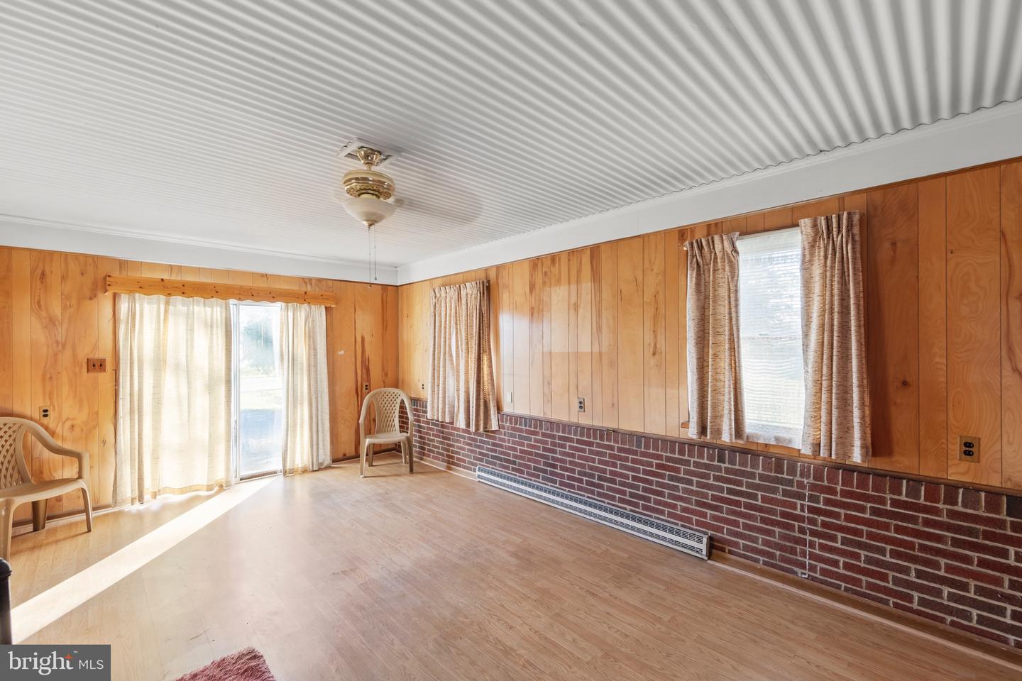 2294 FRONT ROYAL, WINCHESTER, Virginia 22602, 3 Bedrooms Bedrooms, 7 Rooms Rooms,1 BathroomBathrooms,Residential,For sale,2294 FRONT ROYAL,VAFV2037346 MLS # VAFV2037346