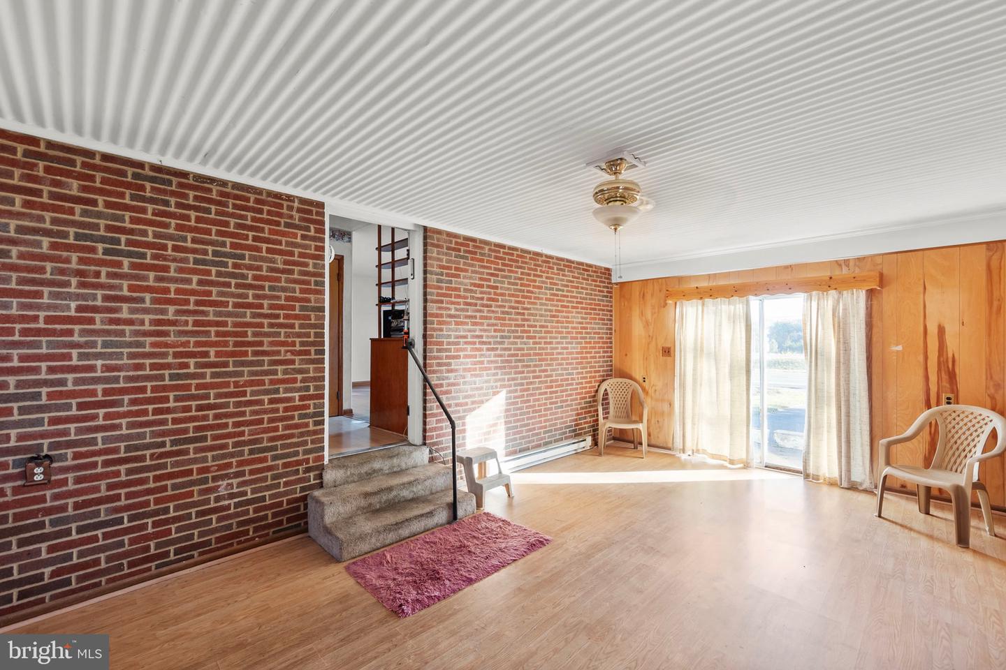 2294 FRONT ROYAL, WINCHESTER, Virginia 22602, 3 Bedrooms Bedrooms, 7 Rooms Rooms,1 BathroomBathrooms,Residential,For sale,2294 FRONT ROYAL,VAFV2037346 MLS # VAFV2037346