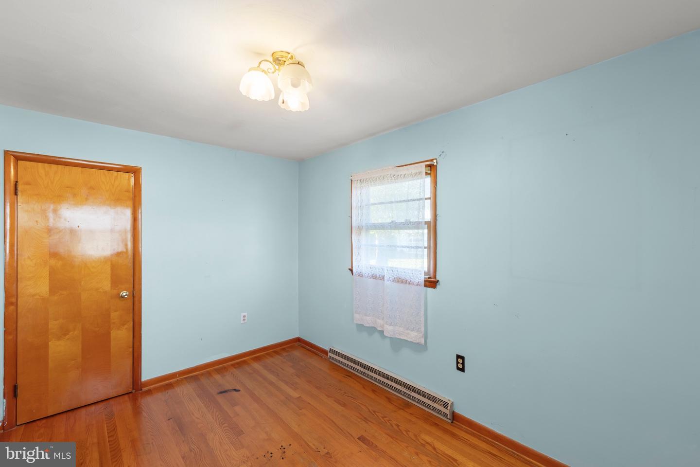 2294 FRONT ROYAL, WINCHESTER, Virginia 22602, 3 Bedrooms Bedrooms, 7 Rooms Rooms,1 BathroomBathrooms,Residential,For sale,2294 FRONT ROYAL,VAFV2037346 MLS # VAFV2037346