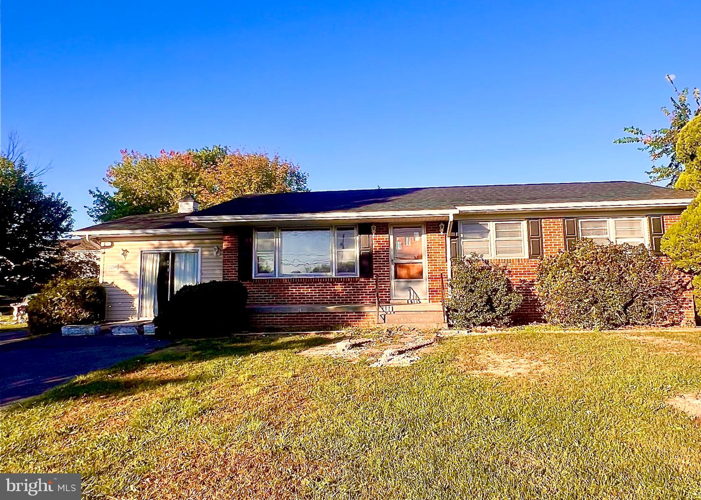 2294 FRONT ROYAL, WINCHESTER, Virginia 22602, 3 Bedrooms Bedrooms, 7 Rooms Rooms,1 BathroomBathrooms,Residential,For sale,2294 FRONT ROYAL,VAFV2037346 MLS # VAFV2037346