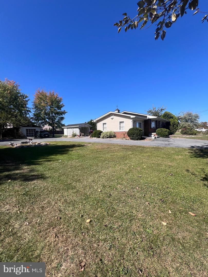 2294 FRONT ROYAL, WINCHESTER, Virginia 22602, 3 Bedrooms Bedrooms, 7 Rooms Rooms,1 BathroomBathrooms,Residential,For sale,2294 FRONT ROYAL,VAFV2037346 MLS # VAFV2037346