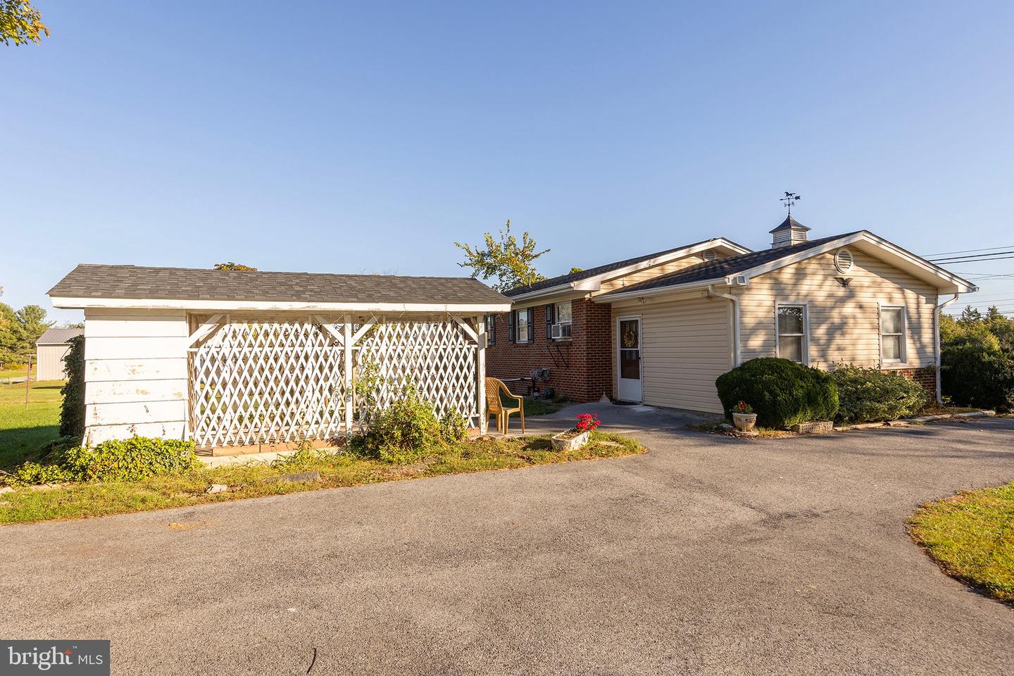 2294 FRONT ROYAL, WINCHESTER, Virginia 22602, 3 Bedrooms Bedrooms, 7 Rooms Rooms,1 BathroomBathrooms,Residential,For sale,2294 FRONT ROYAL,VAFV2037346 MLS # VAFV2037346