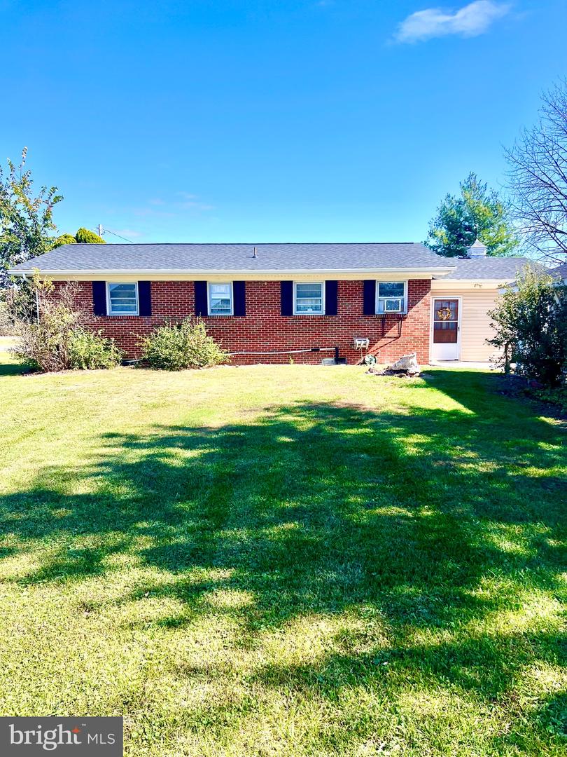 2294 FRONT ROYAL, WINCHESTER, Virginia 22602, 3 Bedrooms Bedrooms, 7 Rooms Rooms,1 BathroomBathrooms,Residential,For sale,2294 FRONT ROYAL,VAFV2037346 MLS # VAFV2037346