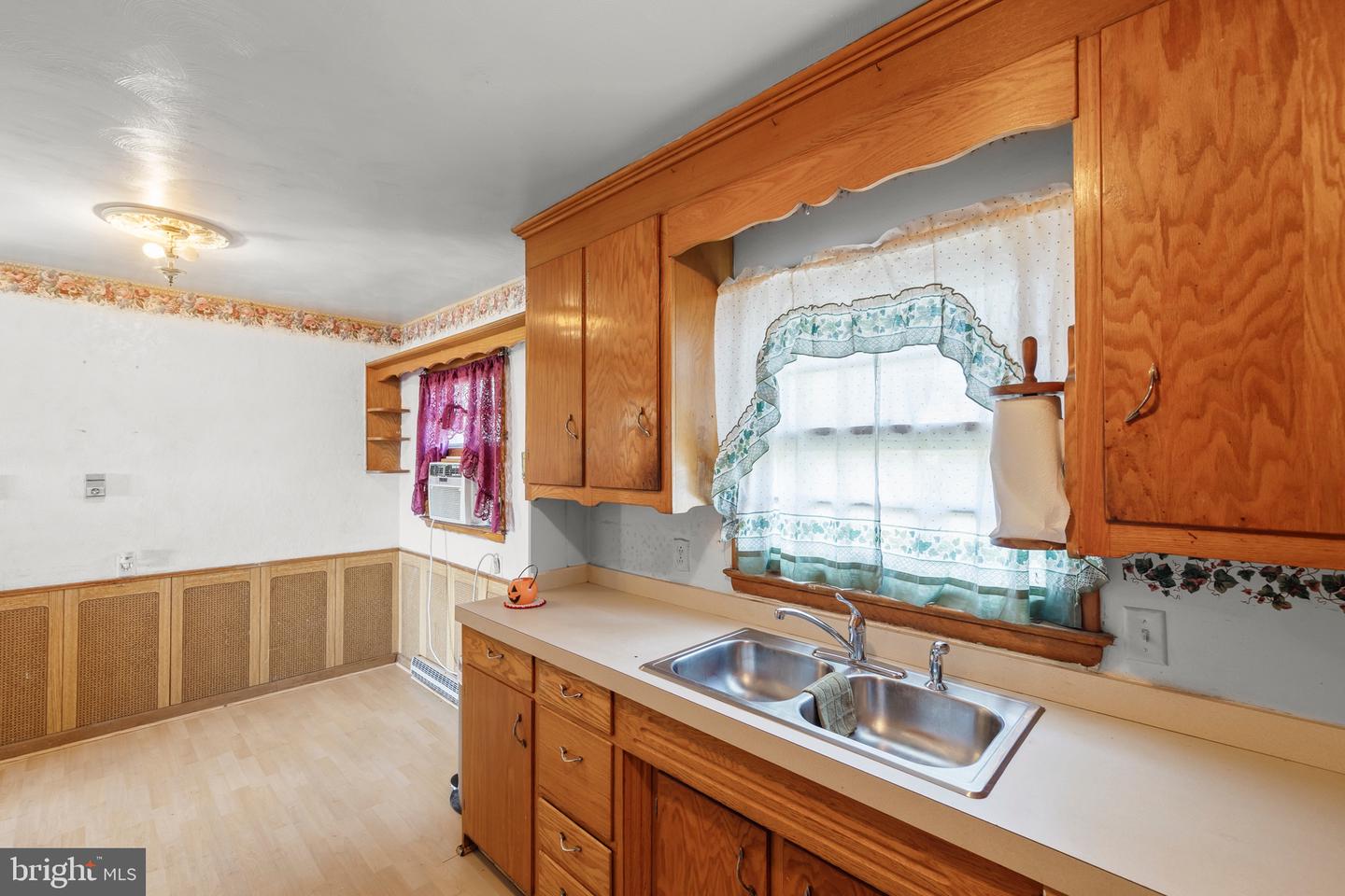 2294 FRONT ROYAL, WINCHESTER, Virginia 22602, 3 Bedrooms Bedrooms, 7 Rooms Rooms,1 BathroomBathrooms,Residential,For sale,2294 FRONT ROYAL,VAFV2037346 MLS # VAFV2037346