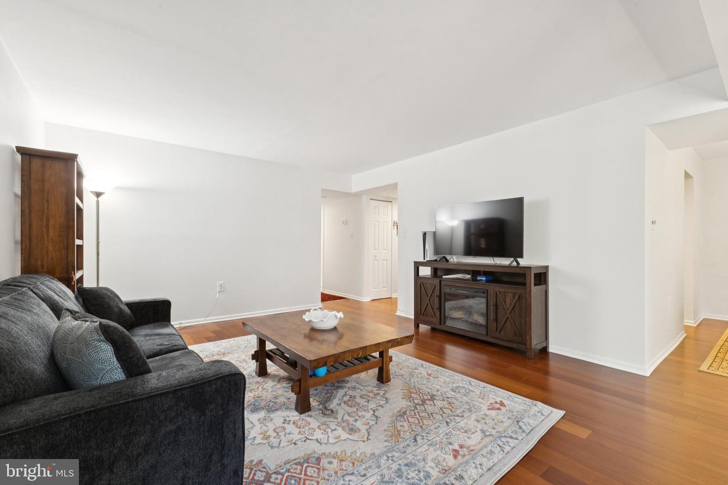 1413 NORTHGATE SQ #13/12B, RESTON, Virginia 20190, 2 Bedrooms Bedrooms, ,2 BathroomsBathrooms,Residential,For sale,1413 NORTHGATE SQ #13/12B,VAFX2274112 MLS # VAFX2274112 1413 NORTHGATE SQ #13/12B, RESTON, Virginia 20190, 2 Bedrooms Bedrooms, ,2 BathroomsBathrooms,Residential,For sale,1413 NORTHGATE SQ #13/12B,VAFX2274112 MLS # VAFX2274112