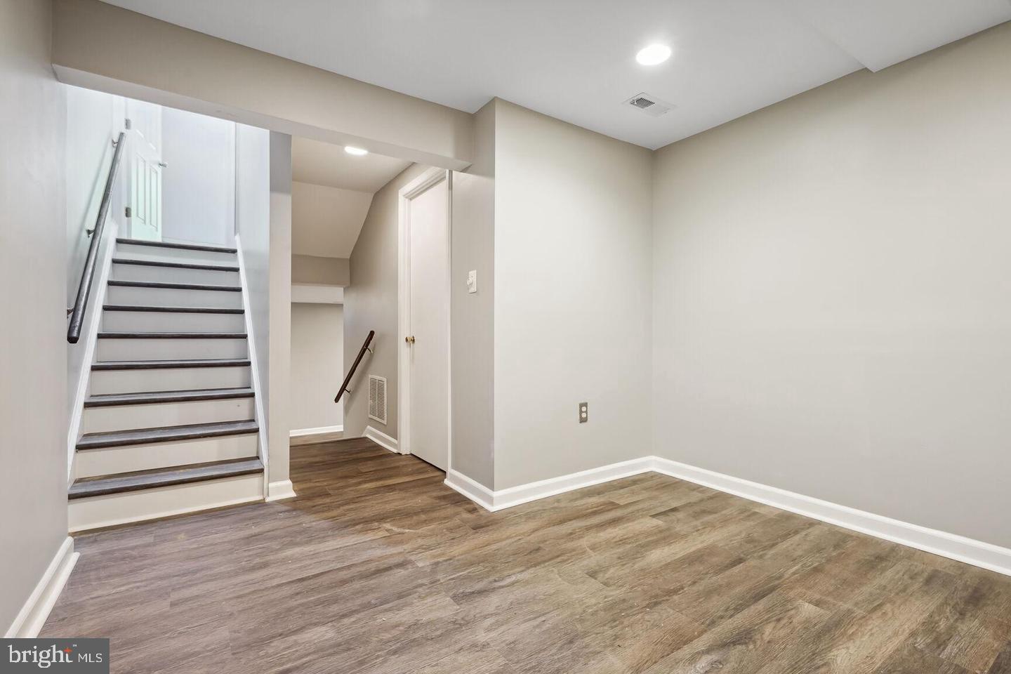 2094 PILGRIM DR, WOODBRIDGE, Virginia 22192, 3 Bedrooms Bedrooms, ,2 BathroomsBathrooms,Residential,For sale,2094 PILGRIM DR,VAPW2105942 MLS # VAPW2105942
