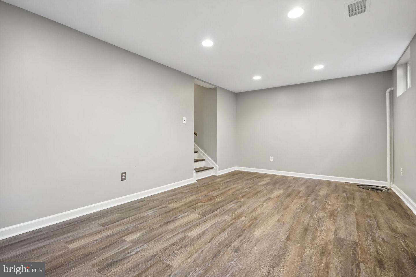 2094 PILGRIM DR, WOODBRIDGE, Virginia 22192, 3 Bedrooms Bedrooms, ,2 BathroomsBathrooms,Residential,For sale,2094 PILGRIM DR,VAPW2105942 MLS # VAPW2105942