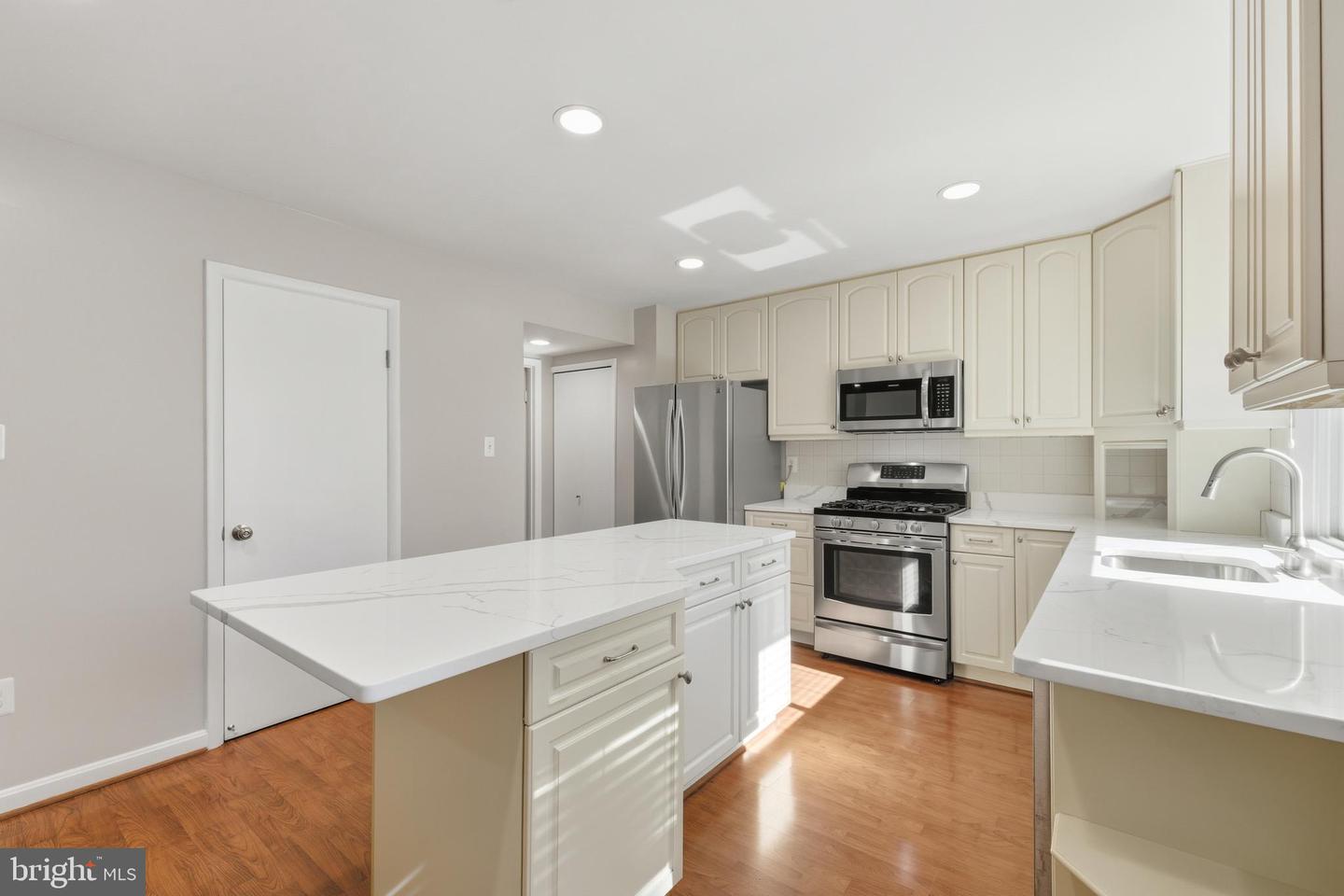 1403 GREENMONT CT, RESTON, Virginia 20190, 3 Bedrooms Bedrooms, ,3 BathroomsBathrooms,Residential,For sale,1403 GREENMONT CT,VAFX2274230 MLS # VAFX2274230 1403 GREENMONT CT, RESTON, Virginia 20190, 3 Bedrooms Bedrooms, ,3 BathroomsBathrooms,Residential,For sale,1403 GREENMONT CT,VAFX2274230 MLS # VAFX2274230