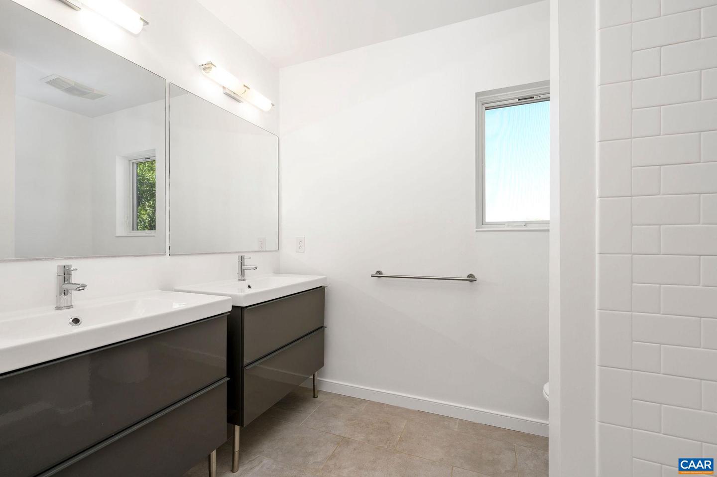 1130 E HIGH ST #J, CHARLOTTESVILLE, Virginia 22902, 3 Bedrooms Bedrooms, ,2 BathroomsBathrooms,Residential,For sale,1130 E HIGH ST #J,670001 MLS # 670001