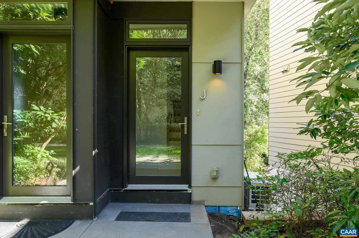 1130 E HIGH ST #J, CHARLOTTESVILLE, Virginia 22902, 3 Bedrooms Bedrooms, ,2 BathroomsBathrooms,Residential,For sale,1130 E HIGH ST #J,670001 MLS # 670001