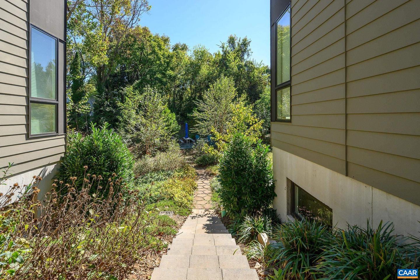 1130 E HIGH ST #J, CHARLOTTESVILLE, Virginia 22902, 3 Bedrooms Bedrooms, ,2 BathroomsBathrooms,Residential,For sale,1130 E HIGH ST #J,670001 MLS # 670001