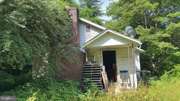 8606 APPLE ST, POUND, Virginia 24279, 2 Bedrooms Bedrooms, ,1 BathroomBathrooms,Residential,For sale,8606 APPLE ST,VAWS2000014 MLS # VAWS2000014