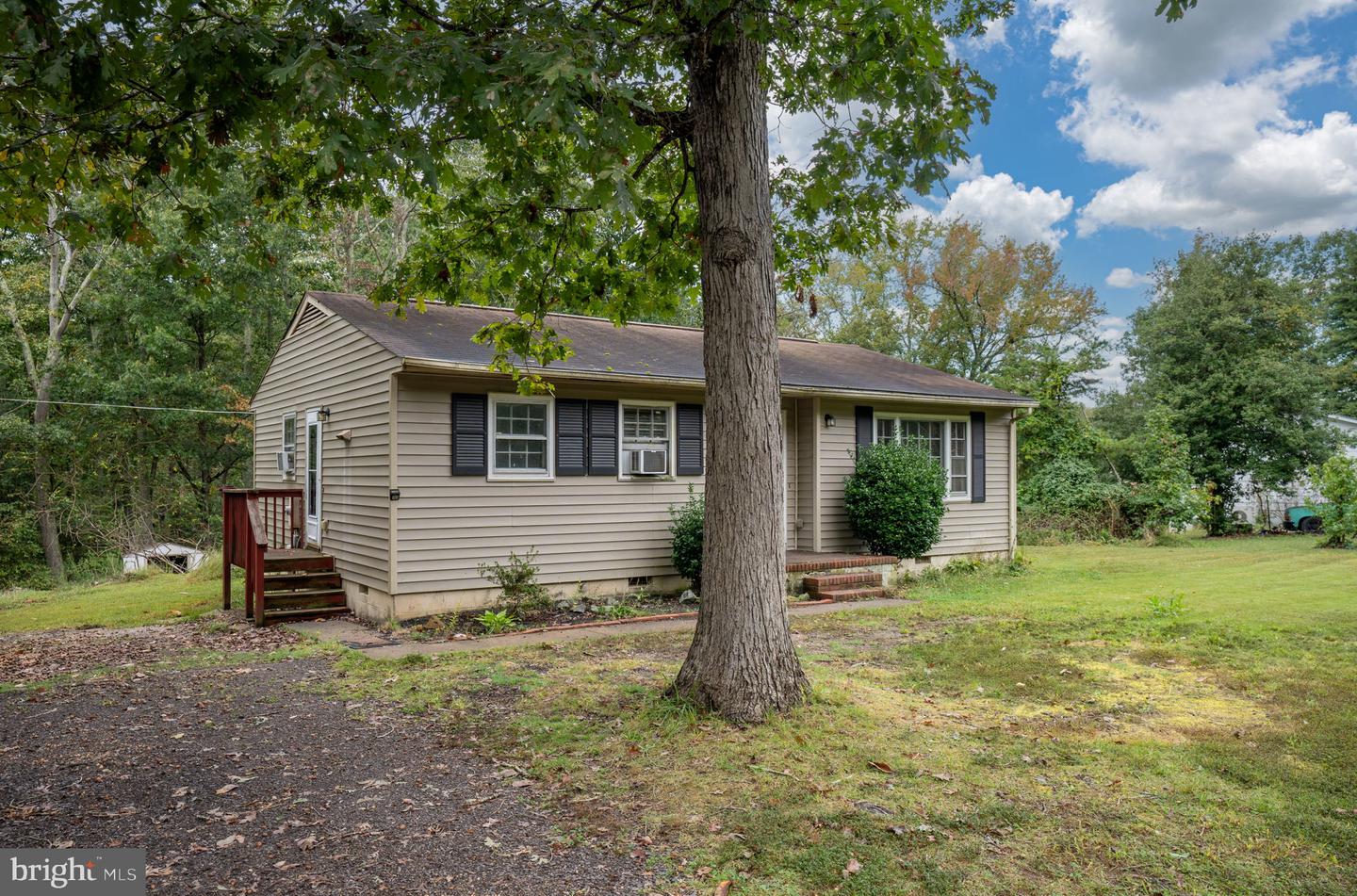 14208 SPRINGFIELD LN, KING GEORGE, Virginia 22485, 3 Bedrooms Bedrooms, ,1 BathroomBathrooms,Residential,For sale,14208 SPRINGFIELD LN,VAKG2007150 MLS # VAKG2007150