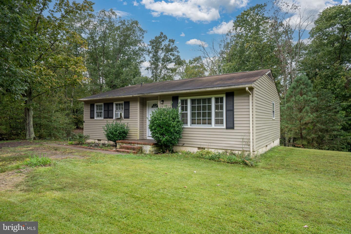14208 SPRINGFIELD LN, KING GEORGE, Virginia 22485, 3 Bedrooms Bedrooms, ,1 BathroomBathrooms,Residential,For sale,14208 SPRINGFIELD LN,VAKG2007150 MLS # VAKG2007150