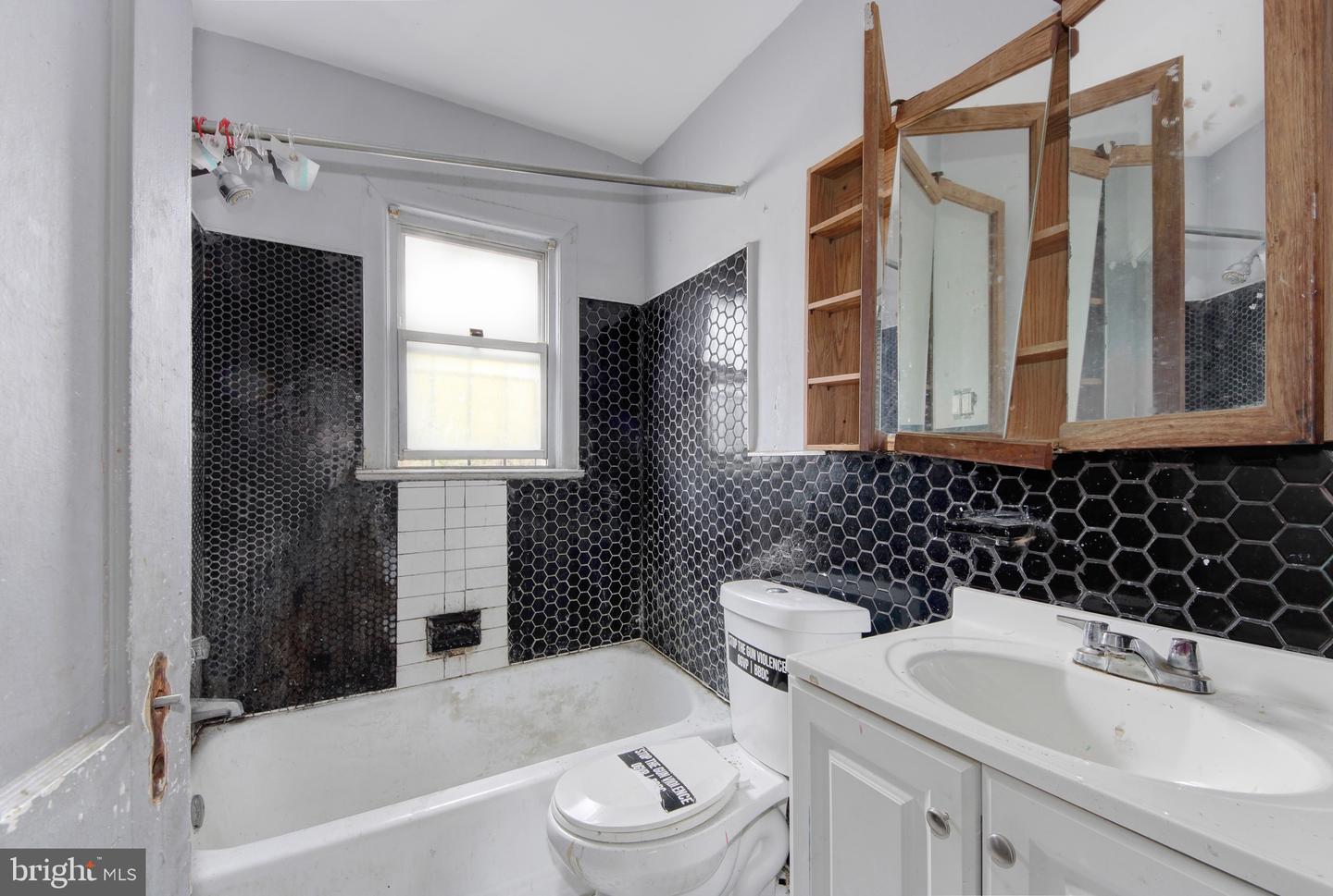 4620 HANNA PL SE, WASHINGTON, District Of Columbia 20019, 4 Bedrooms Bedrooms, ,1 BathroomBathrooms,Residential,For sale,4620 HANNA PL SE,DCDC2227026 MLS # DCDC2227026