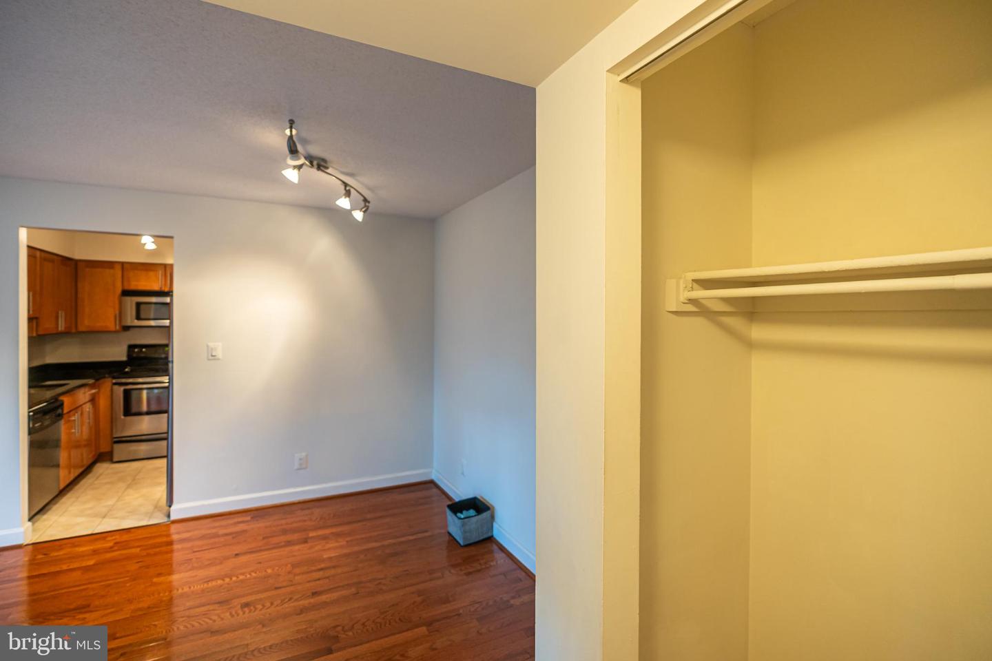 3401 38TH ST NW #316, WASHINGTON, District Of Columbia 20016, 2 Bedrooms Bedrooms, 4 Rooms Rooms,2 BathroomsBathrooms,Residential,For sale,3401 38TH ST NW #316,DCDC2227034 MLS # DCDC2227034