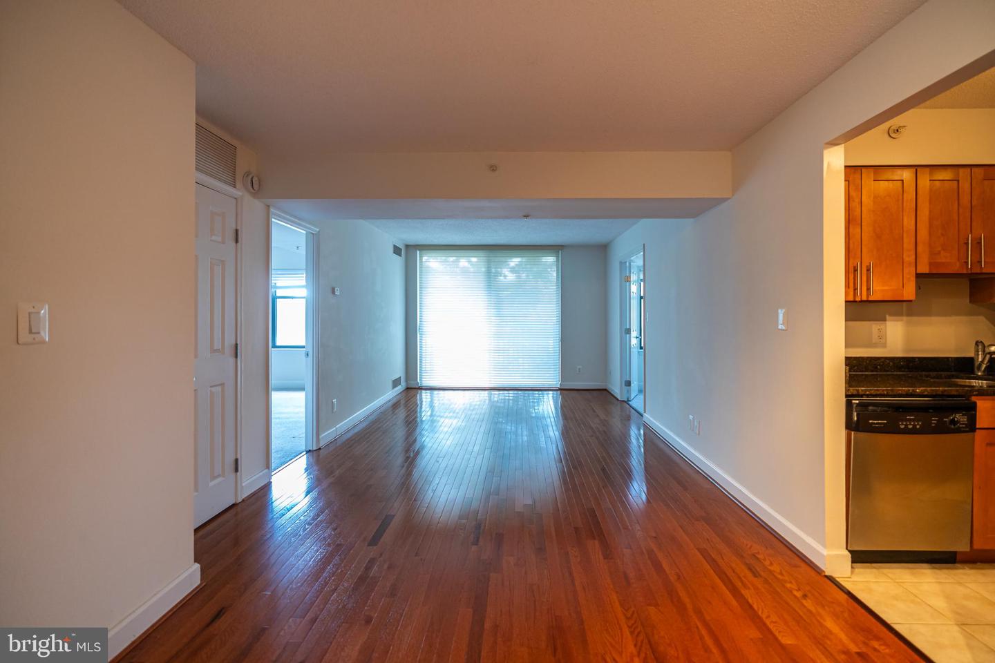 3401 38TH ST NW #316, WASHINGTON, District Of Columbia 20016, 2 Bedrooms Bedrooms, 4 Rooms Rooms,2 BathroomsBathrooms,Residential,For sale,3401 38TH ST NW #316,DCDC2227034 MLS # DCDC2227034