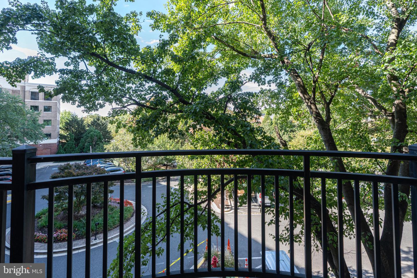 3401 38TH ST NW #316, WASHINGTON, District Of Columbia 20016, 2 Bedrooms Bedrooms, 4 Rooms Rooms,2 BathroomsBathrooms,Residential,For sale,3401 38TH ST NW #316,DCDC2227034 MLS # DCDC2227034