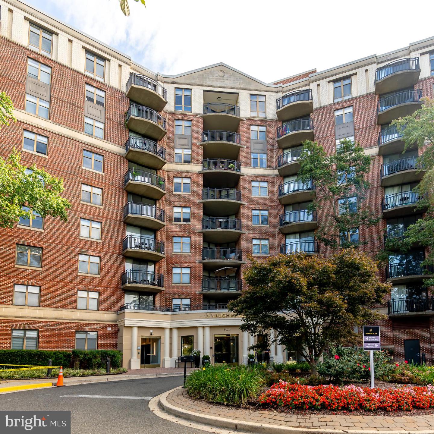 3401 38TH ST NW #316, WASHINGTON, District Of Columbia 20016, 2 Bedrooms Bedrooms, 4 Rooms Rooms,2 BathroomsBathrooms,Residential,For sale,3401 38TH ST NW #316,DCDC2227034 MLS # DCDC2227034