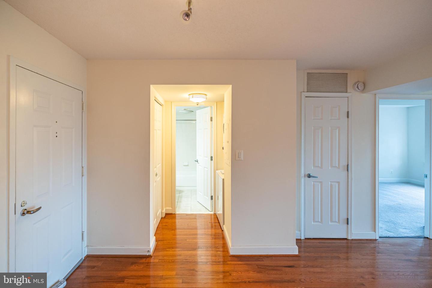 3401 38TH ST NW #316, WASHINGTON, District Of Columbia 20016, 2 Bedrooms Bedrooms, 4 Rooms Rooms,2 BathroomsBathrooms,Residential,For sale,3401 38TH ST NW #316,DCDC2227034 MLS # DCDC2227034