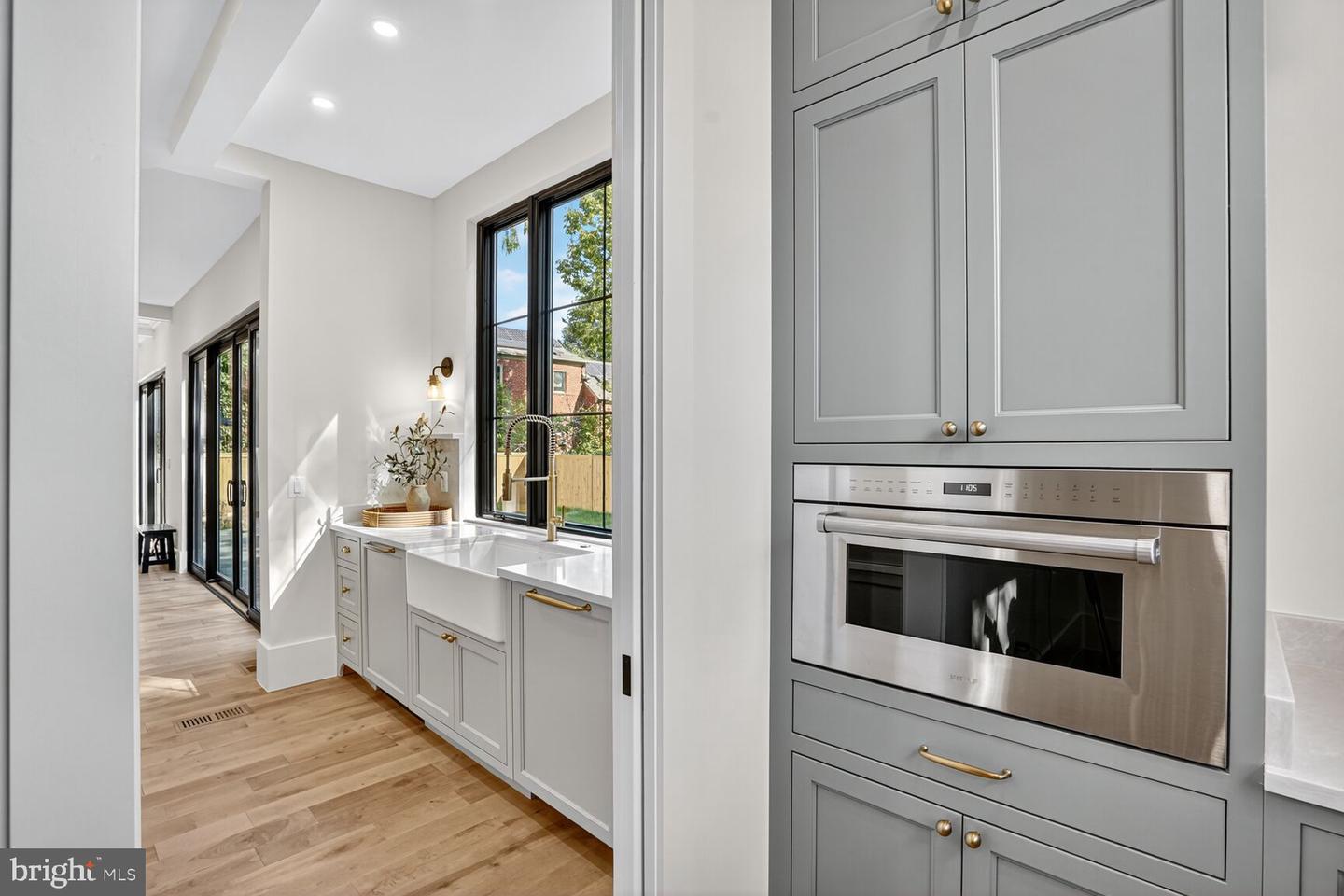 1615 N WAKEFIELD ST, ARLINGTON, Virginia 22207, 6 Bedrooms Bedrooms, ,7 BathroomsBathrooms,Residential,For sale,1615 N WAKEFIELD ST,VAAR2064854 MLS # VAAR2064854