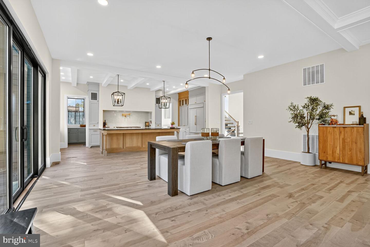 1615 N WAKEFIELD ST, ARLINGTON, Virginia 22207, 6 Bedrooms Bedrooms, ,7 BathroomsBathrooms,Residential,For sale,1615 N WAKEFIELD ST,VAAR2064854 MLS # VAAR2064854