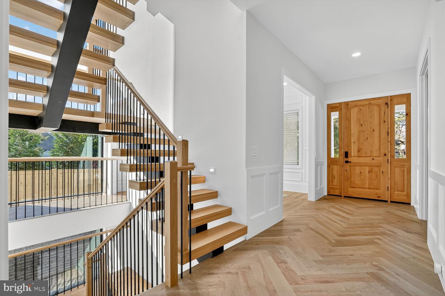 1615 N WAKEFIELD ST, ARLINGTON, Virginia 22207, 6 Bedrooms Bedrooms, ,7 BathroomsBathrooms,Residential,For sale,1615 N WAKEFIELD ST,VAAR2064854 MLS # VAAR2064854