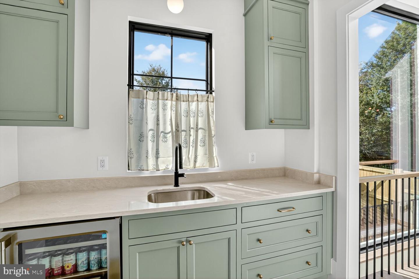 1615 N WAKEFIELD ST, ARLINGTON, Virginia 22207, 6 Bedrooms Bedrooms, ,7 BathroomsBathrooms,Residential,For sale,1615 N WAKEFIELD ST,VAAR2064854 MLS # VAAR2064854