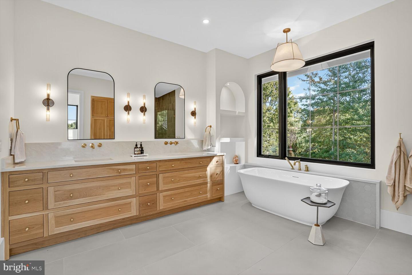 1615 N WAKEFIELD ST, ARLINGTON, Virginia 22207, 6 Bedrooms Bedrooms, ,7 BathroomsBathrooms,Residential,For sale,1615 N WAKEFIELD ST,VAAR2064854 MLS # VAAR2064854
