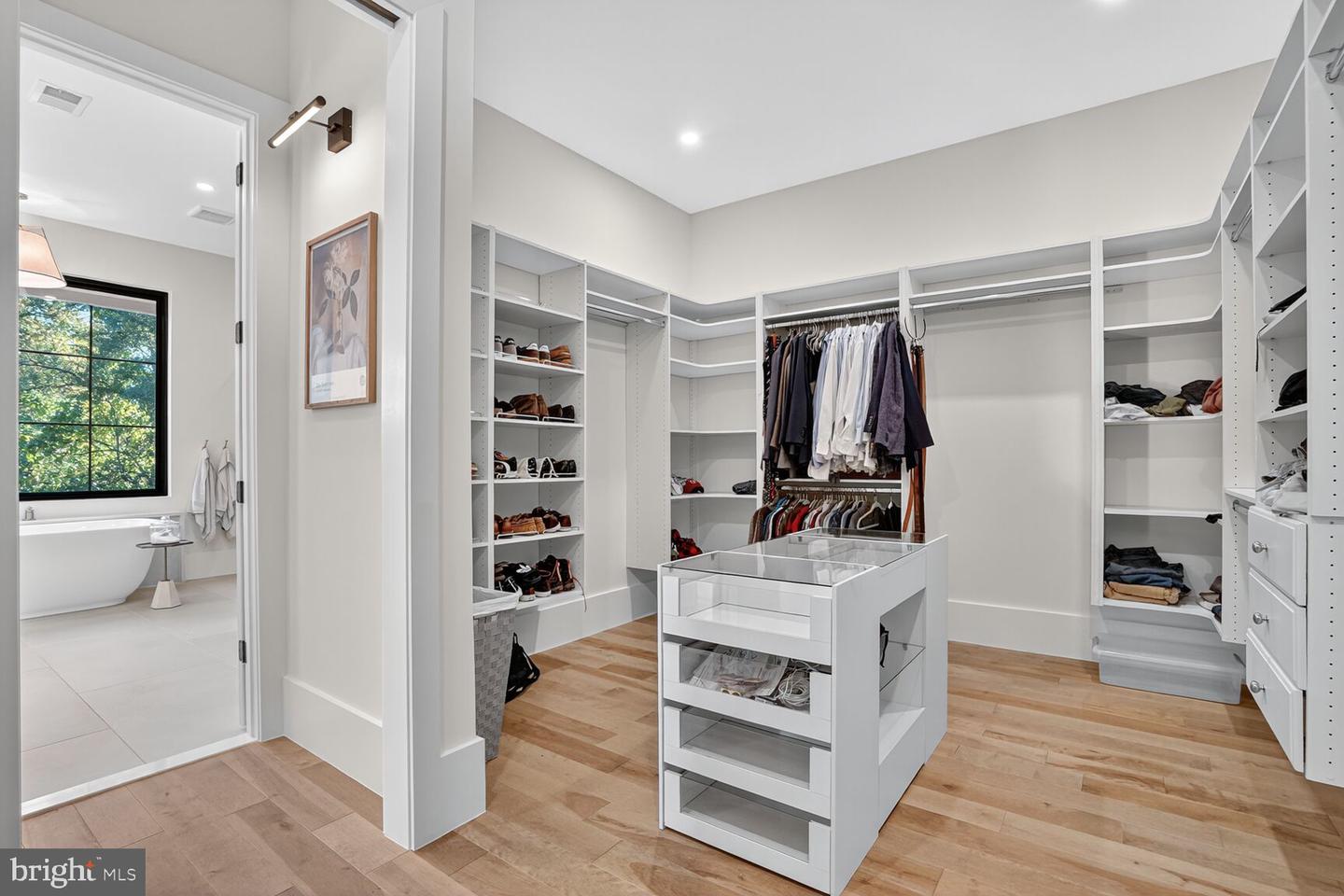 1615 N WAKEFIELD ST, ARLINGTON, Virginia 22207, 6 Bedrooms Bedrooms, ,7 BathroomsBathrooms,Residential,For sale,1615 N WAKEFIELD ST,VAAR2064854 MLS # VAAR2064854
