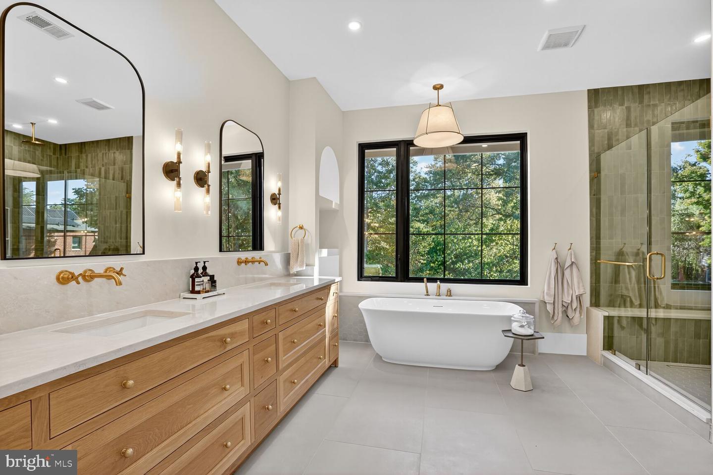 1615 N WAKEFIELD ST, ARLINGTON, Virginia 22207, 6 Bedrooms Bedrooms, ,7 BathroomsBathrooms,Residential,For sale,1615 N WAKEFIELD ST,VAAR2064854 MLS # VAAR2064854