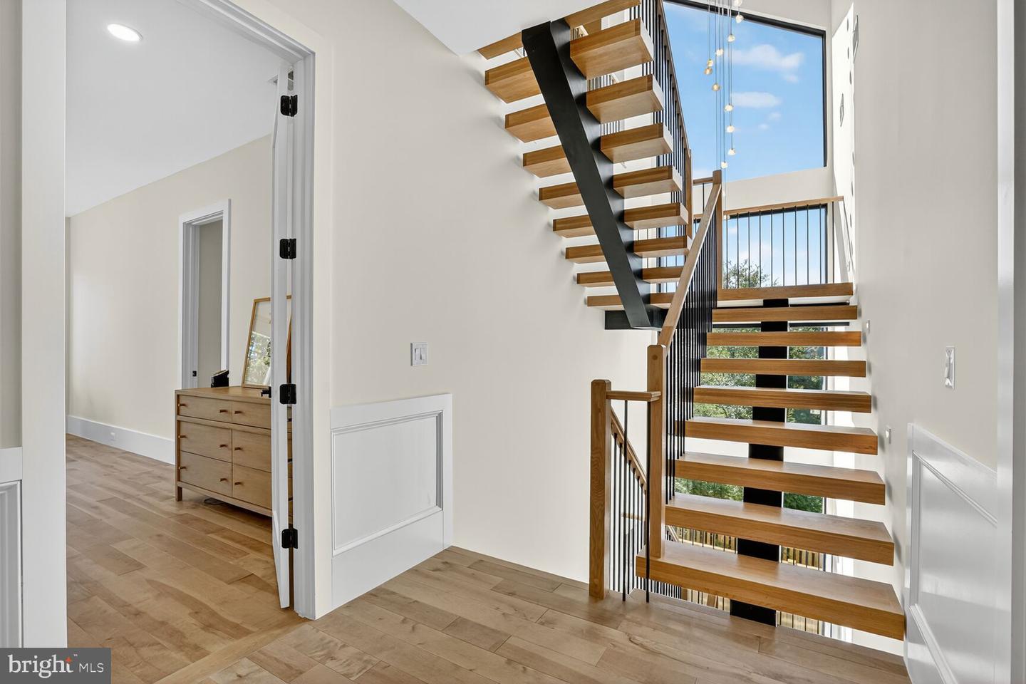 1615 N WAKEFIELD ST, ARLINGTON, Virginia 22207, 6 Bedrooms Bedrooms, ,7 BathroomsBathrooms,Residential,For sale,1615 N WAKEFIELD ST,VAAR2064854 MLS # VAAR2064854