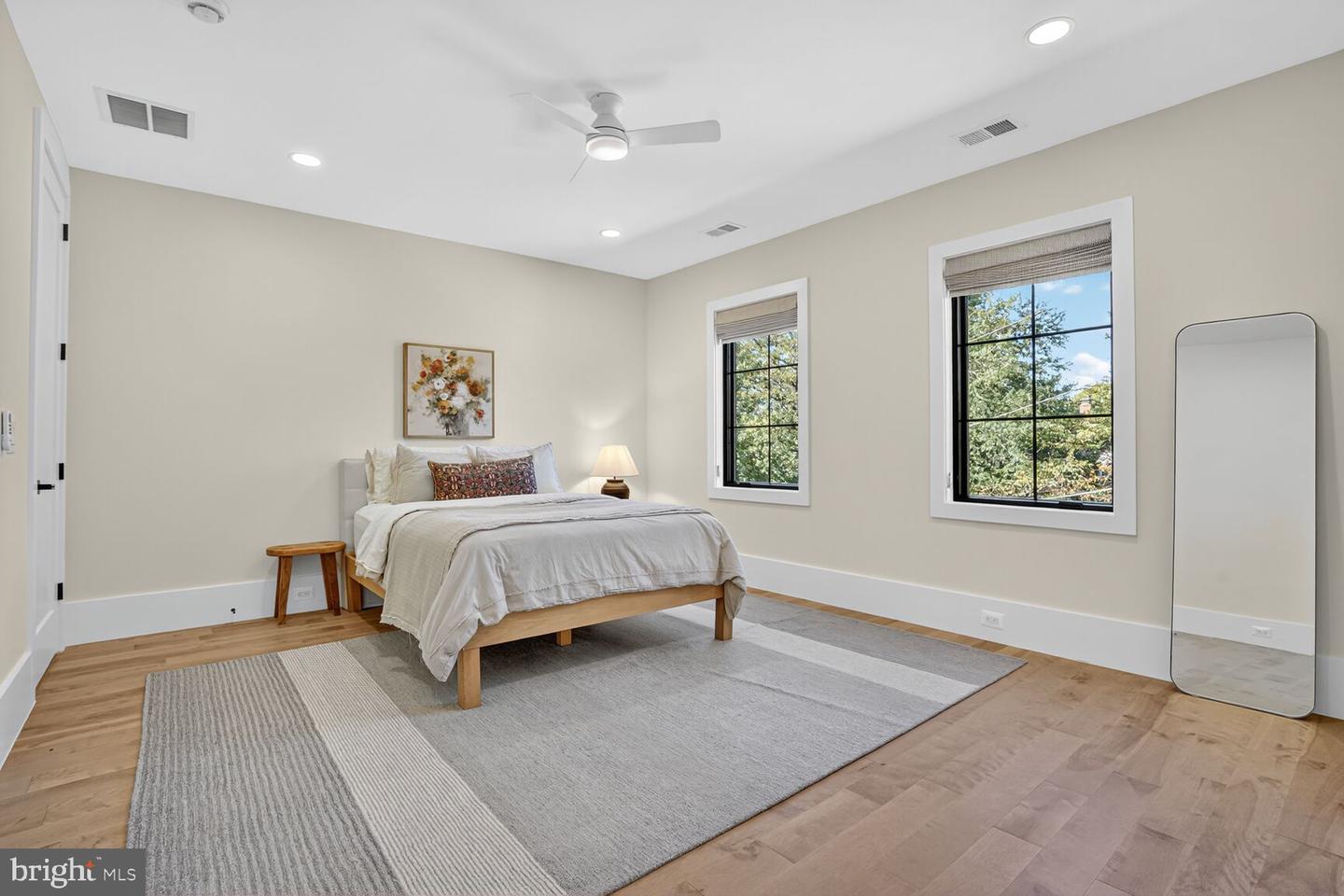 1615 N WAKEFIELD ST, ARLINGTON, Virginia 22207, 6 Bedrooms Bedrooms, ,7 BathroomsBathrooms,Residential,For sale,1615 N WAKEFIELD ST,VAAR2064854 MLS # VAAR2064854