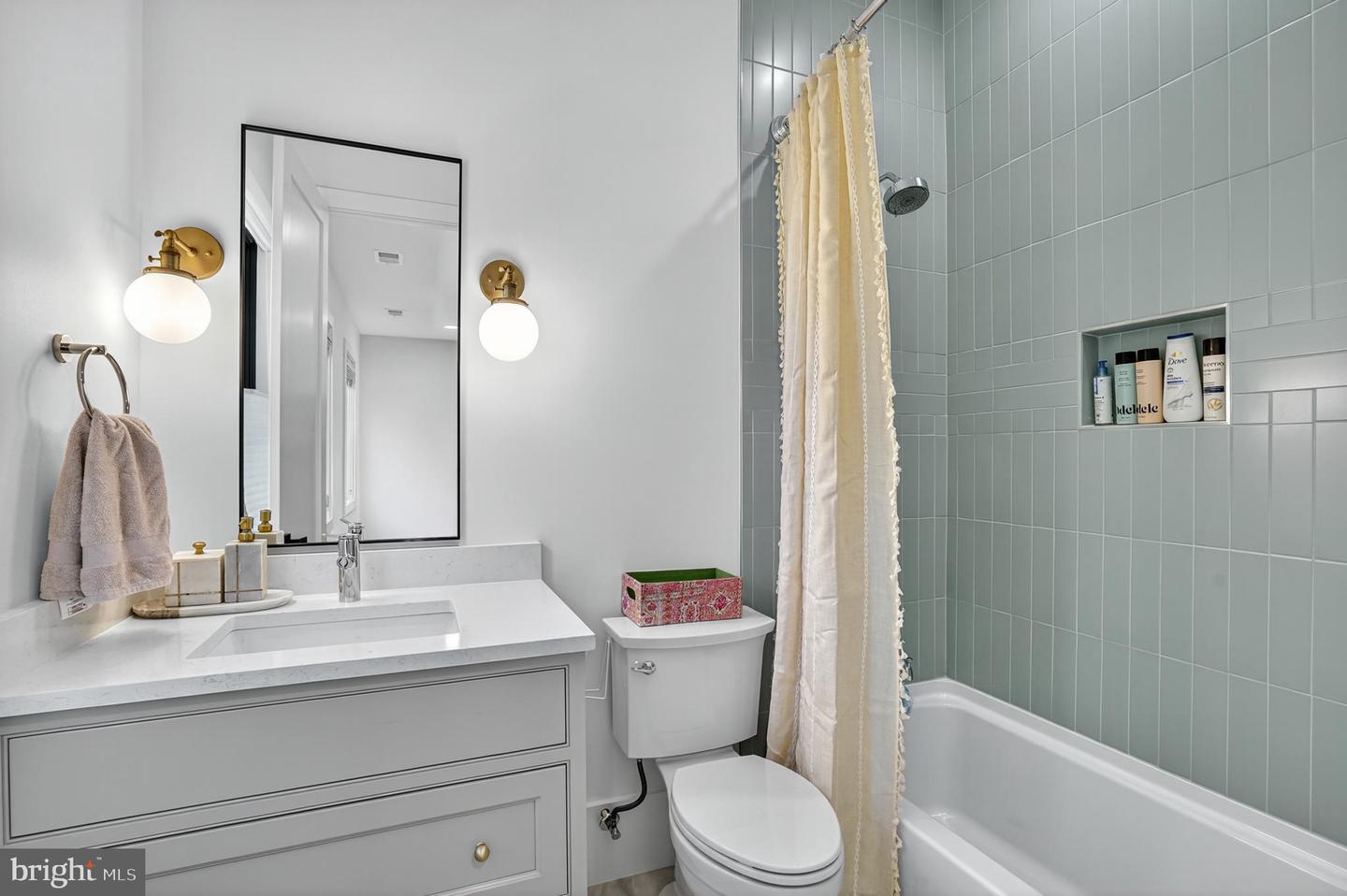 1615 N WAKEFIELD ST, ARLINGTON, Virginia 22207, 6 Bedrooms Bedrooms, ,7 BathroomsBathrooms,Residential,For sale,1615 N WAKEFIELD ST,VAAR2064854 MLS # VAAR2064854